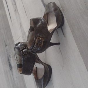 Michael Kors womens shoes 8M high heel platform buckle.